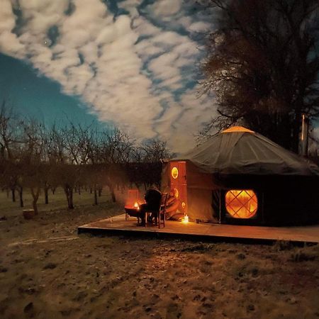 レッドベリー Dragon Orchard Retreatヴィラ エクステリア 写真
